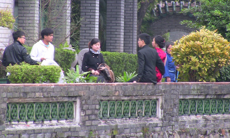 Another wedding photo shoot at Keyuan Park on the same day as ours