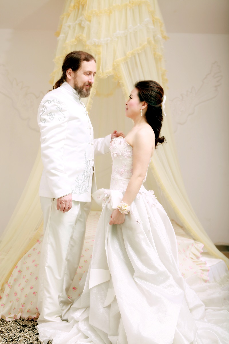 More pics with the white bed (Scene 6) at our wedding photo shoot.