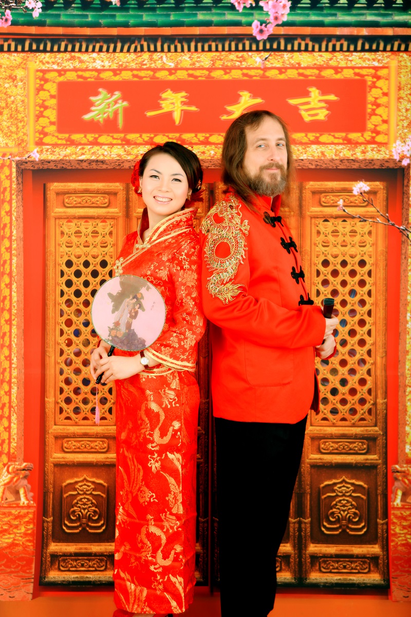 Too bad the wedding studio couldn't photoshop this