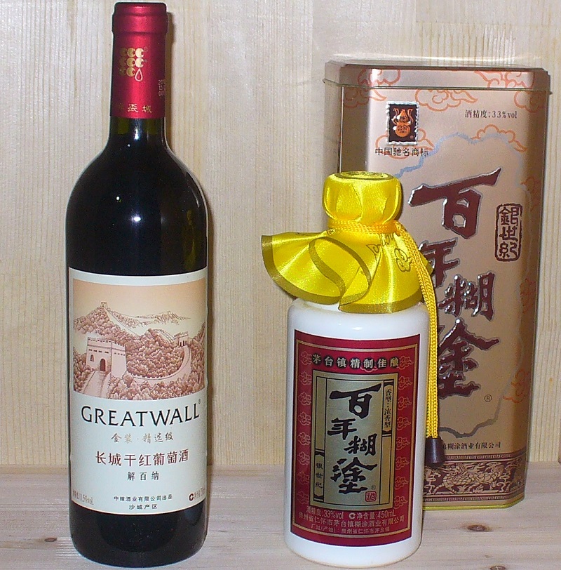 Wedding shopping includes buying wine and baijiu