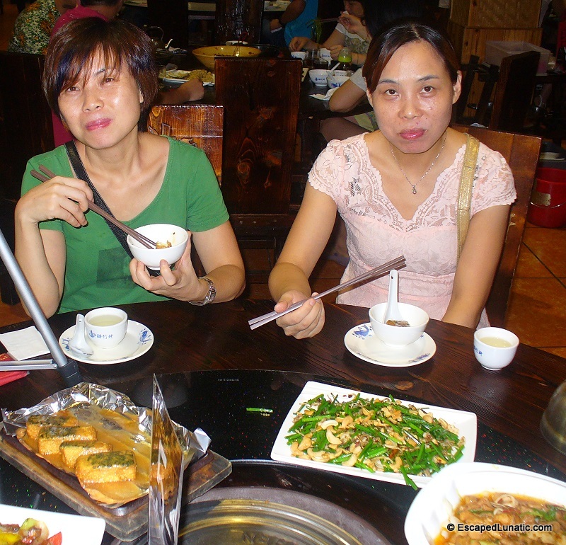 Robowaitresses also serve human food.