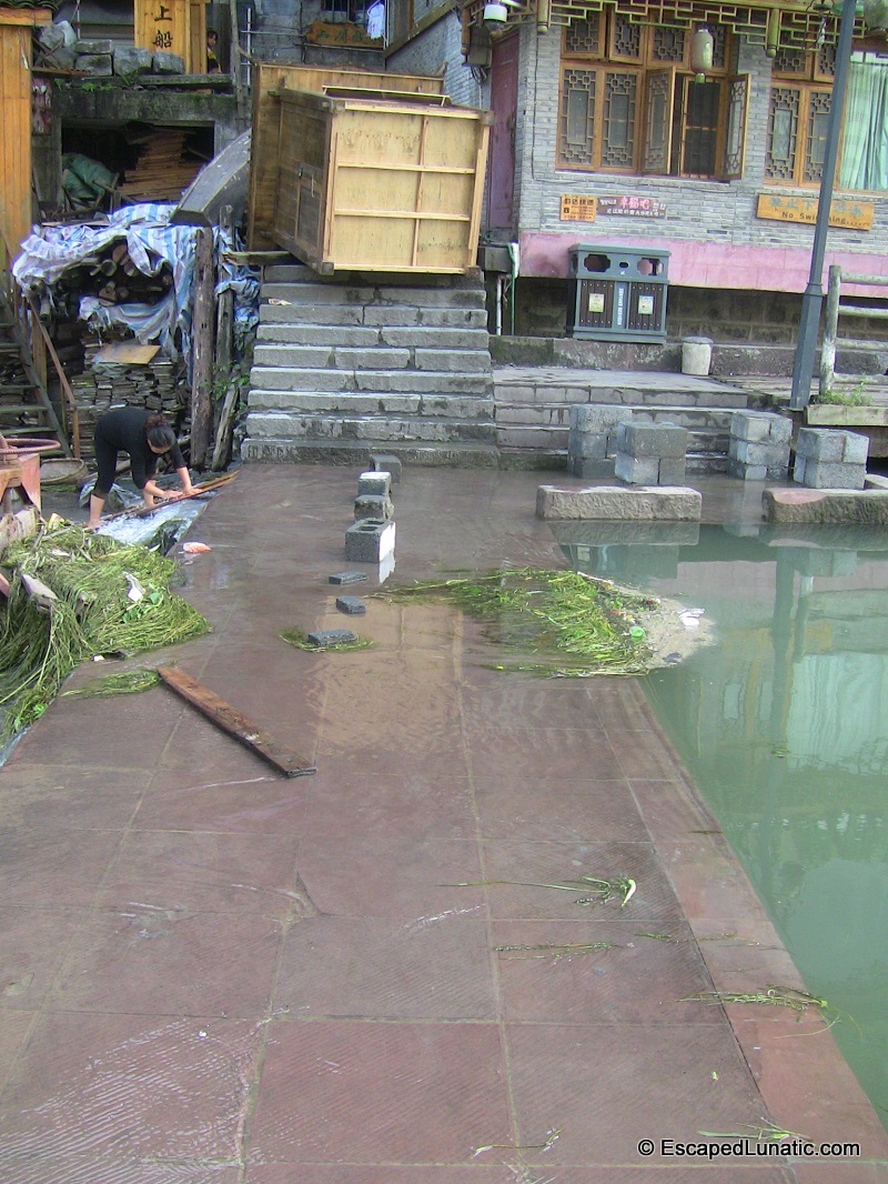 Overflow on Spillway Bridge (and a new guard booth above)